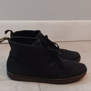 DR. MARTENS "HENRIE" CANVAS CHUKKA ANKLE BOOTS